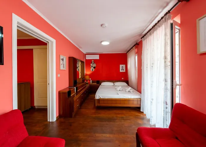 Dora's Happy Appartement