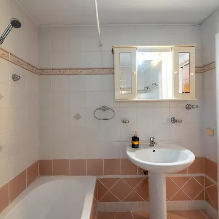 Dora's Happy Apartament