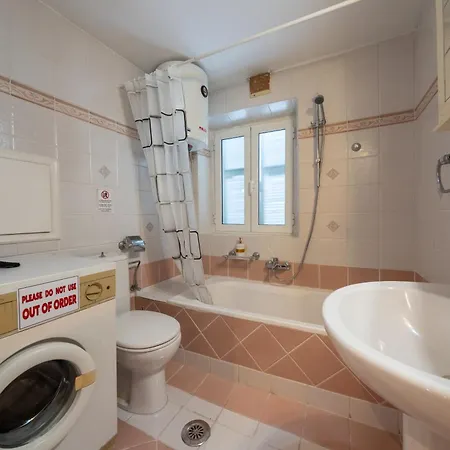 Dora's Happy Apartament